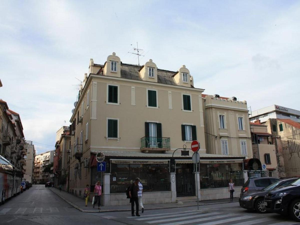 Lira Apartment