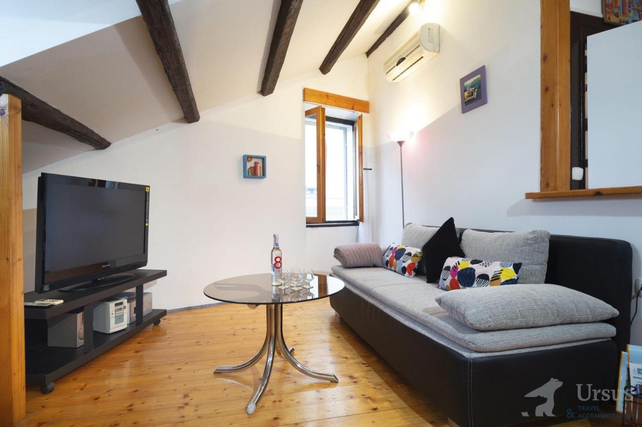 Lira Apartment *